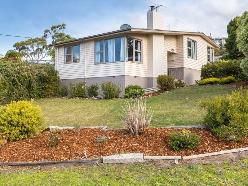 1 Spring Street, Claremont TAS 7011