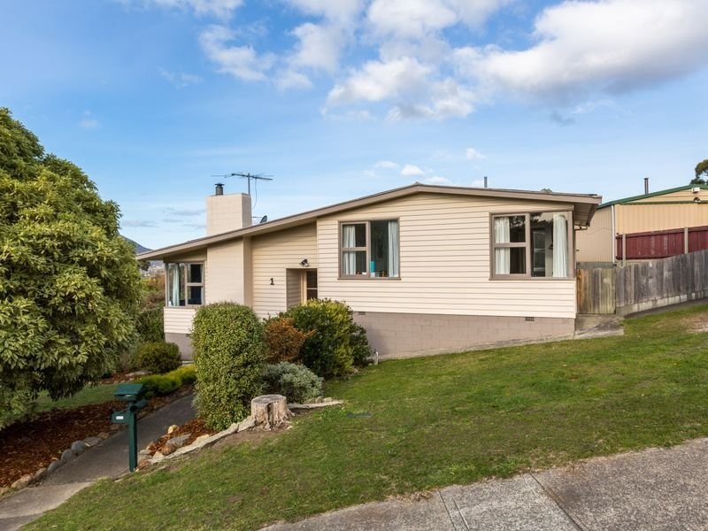 1 Spring Street, Claremont TAS 7011