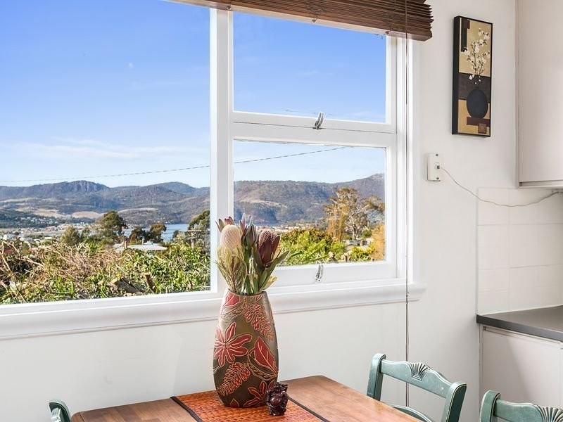 1 Spring Street, Claremont TAS 7011