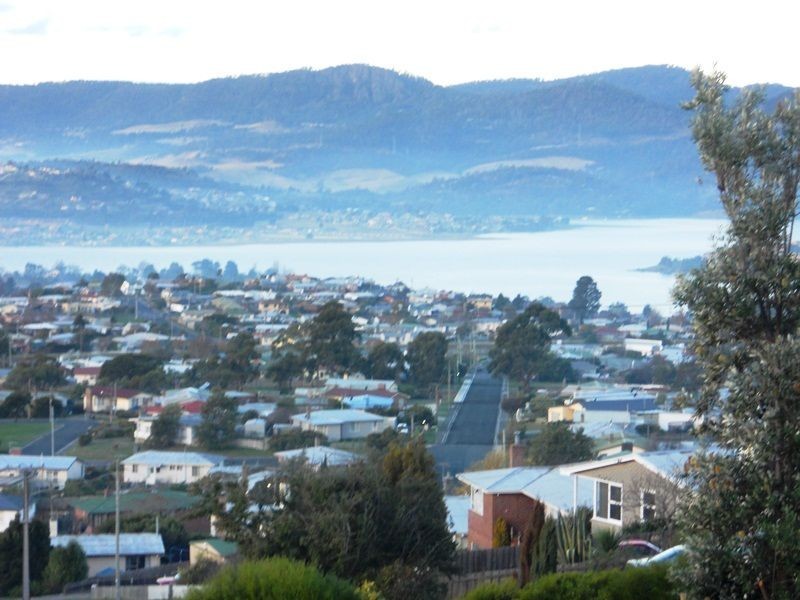 1/17-19 Spring Street, Claremont TAS 7011
