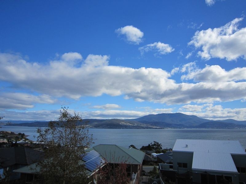 1/698 Oceana Drive, Tranmere TAS 7018