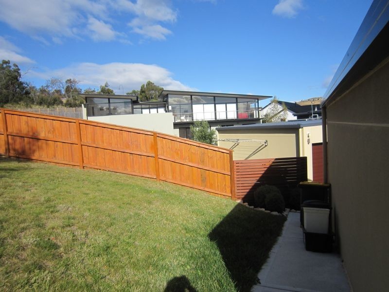 1/698 Oceana Drive, Tranmere TAS 7018