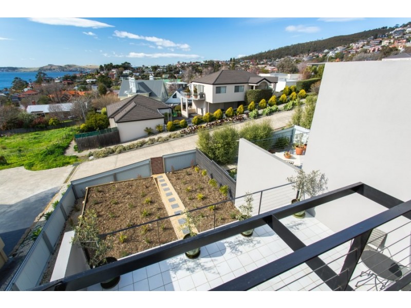 2/7 Shepherd Street, Sandy Bay TAS 7005