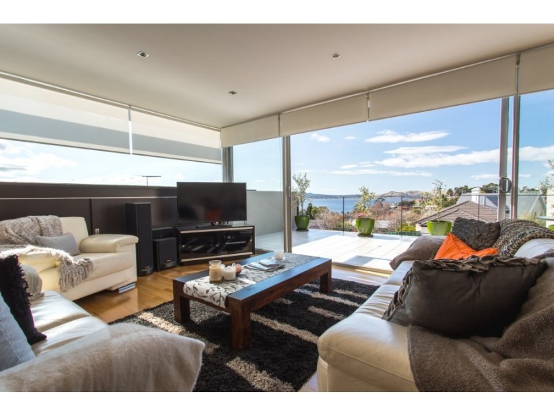 2/7 Shepherd Street, Sandy Bay TAS 7005