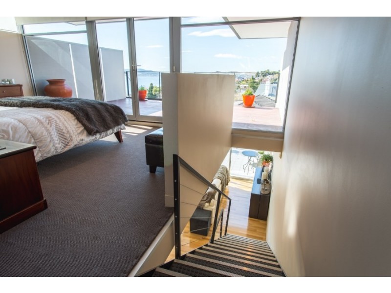 2/7 Shepherd Street, Sandy Bay TAS 7005