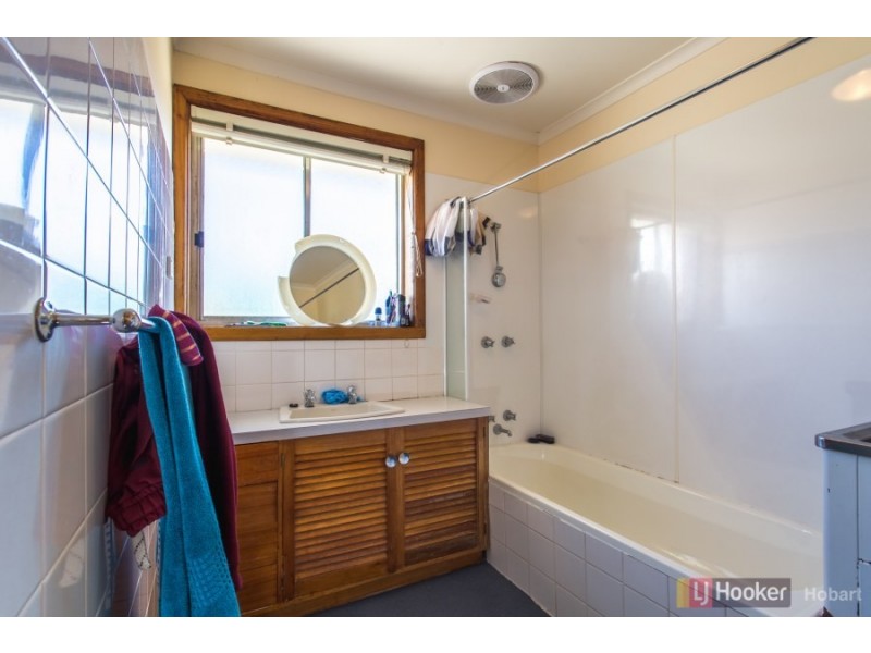 1/10 Sunlea Place, Glenorchy TAS 7010