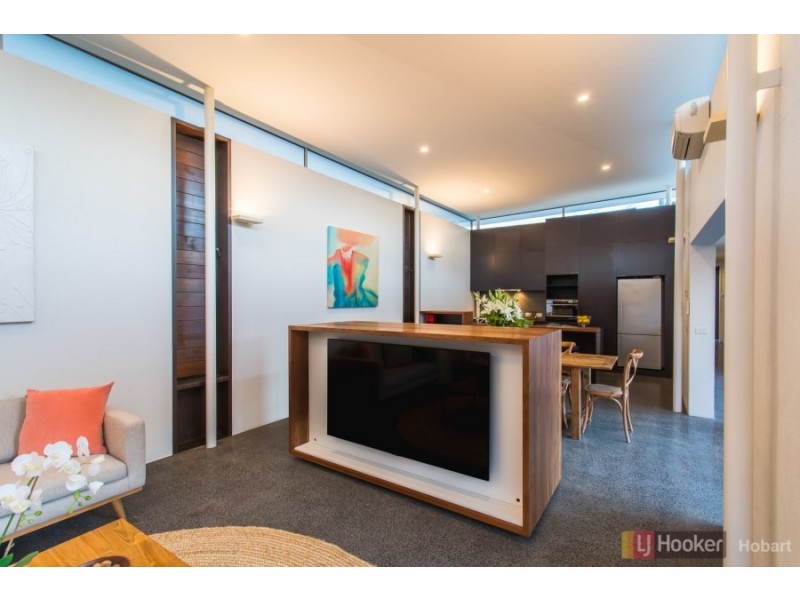 6 Elma Road, Sandy Bay TAS 7005