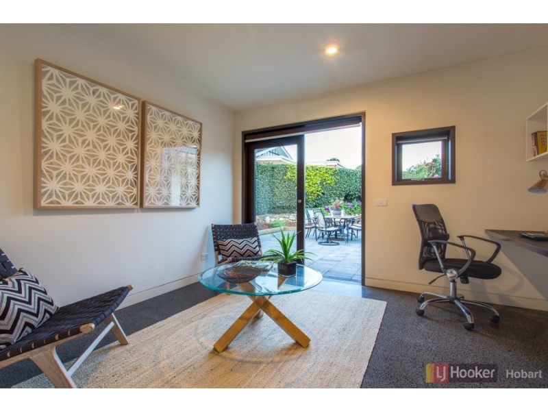 6 Elma Road, Sandy Bay TAS 7005