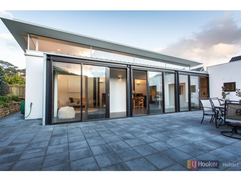 6 Elma Road, Sandy Bay TAS 7005