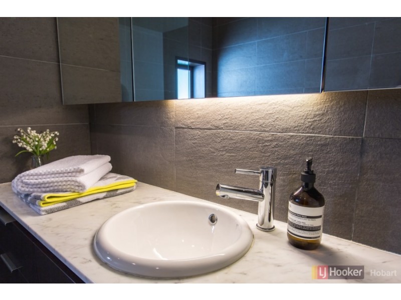 6 Elma Road, Sandy Bay TAS 7005