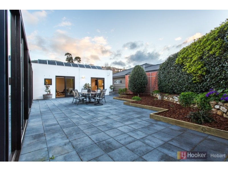 6 Elma Road, Sandy Bay TAS 7005