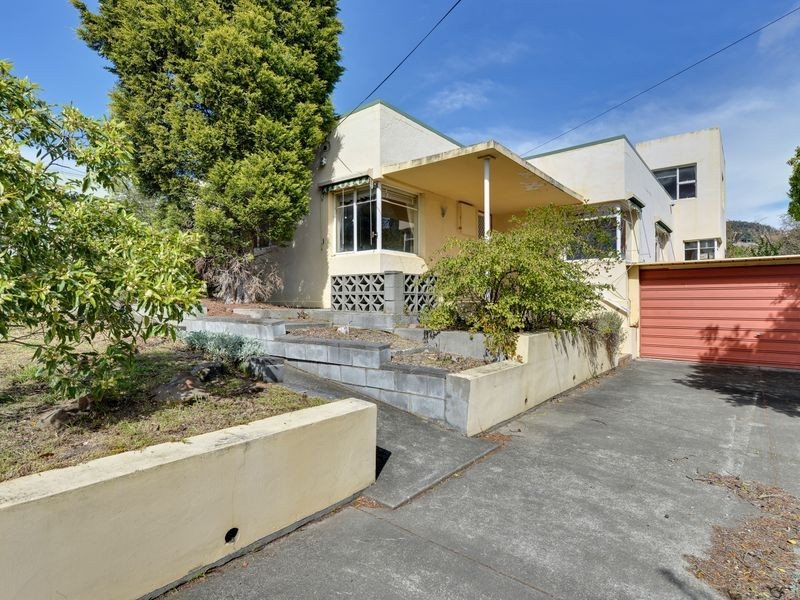 38 CLARE STREET, New Town TAS 7008