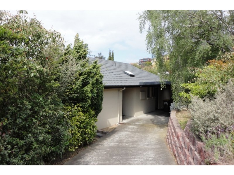 64 Fisher Avenue, Sandy Bay TAS 7005