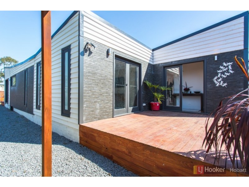 9 Aragoon Street, Lauderdale TAS 7021