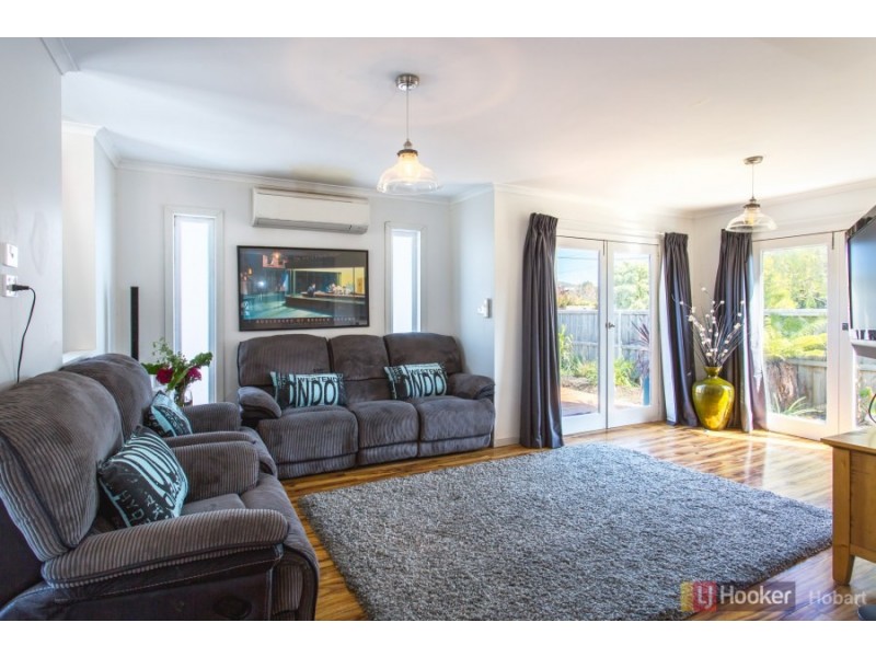 9 Aragoon Street, Lauderdale TAS 7021