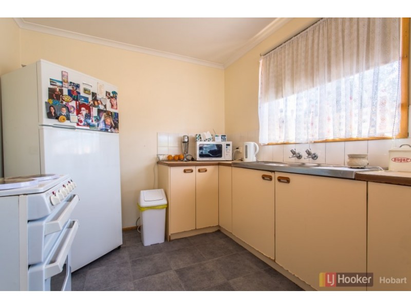 4/13 Bilton Street, Claremont TAS 7011