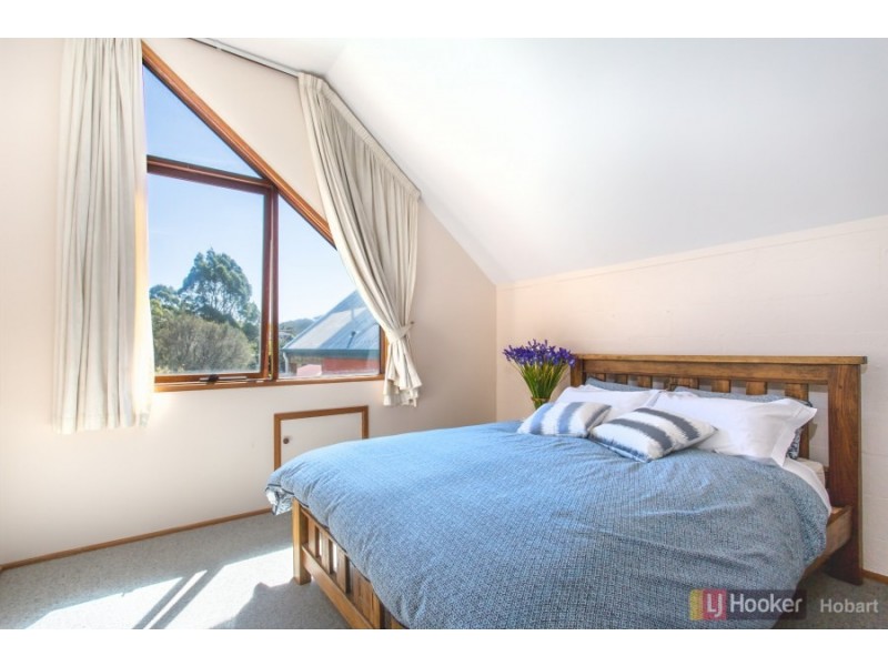 10/12 Saunders Crescent, South Hobart TAS 7004