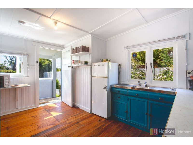 46 North Terrace, Lauderdale TAS 7021