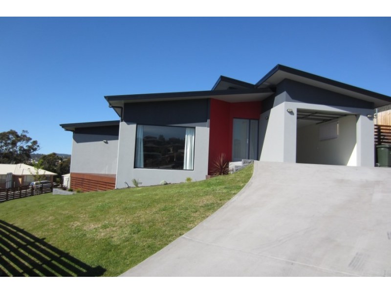 1 Blue Gum Court, Claremont TAS 7011