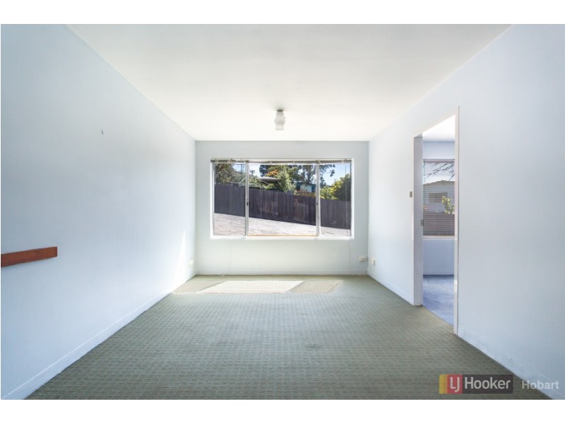 4/8 Wallace Avenue, Lenah Valley TAS 7008