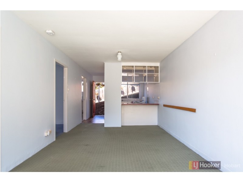 4/8 Wallace Avenue, Lenah Valley TAS 7008