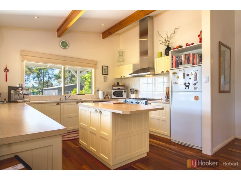 2 Burgess Avenue, Swansea TAS 7190