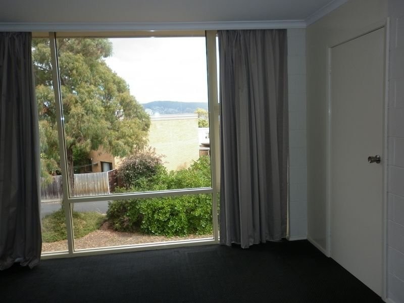 6/3 Clifford Court, Howrah TAS 7018