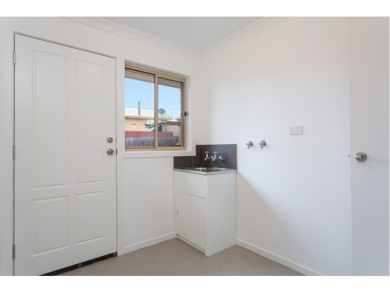 1/15 Laguna Place, Derwent Park TAS 7009