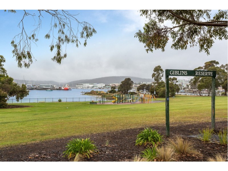 1/15 Laguna Place, Derwent Park TAS 7009