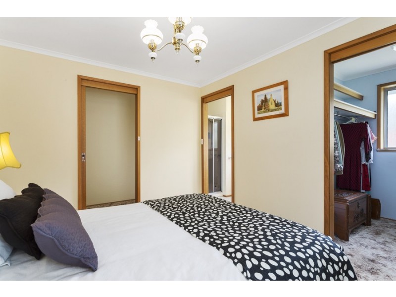 7 Sunvale Avenue, Sandy Bay TAS 7005