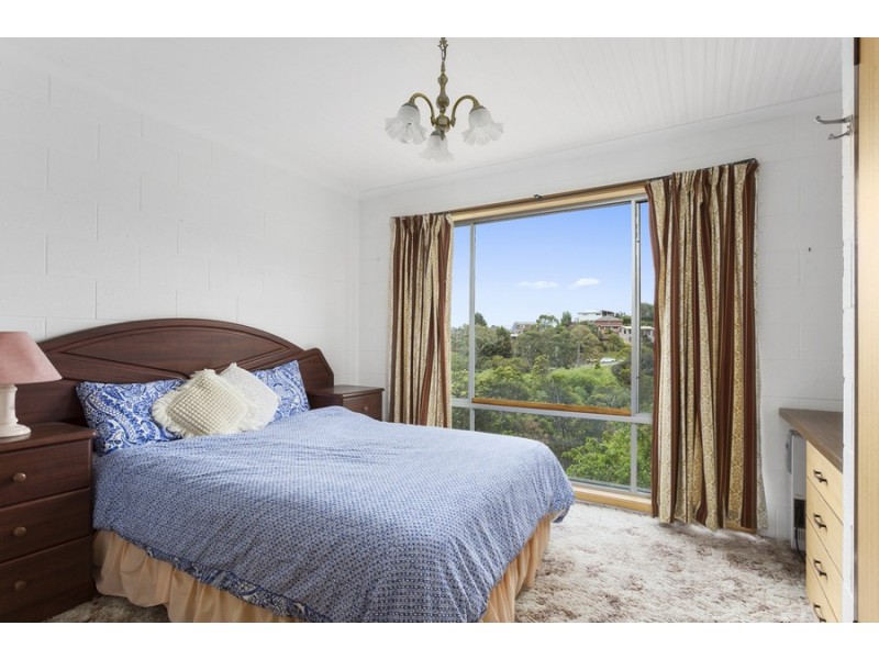 7 Sunvale Avenue, Sandy Bay TAS 7005