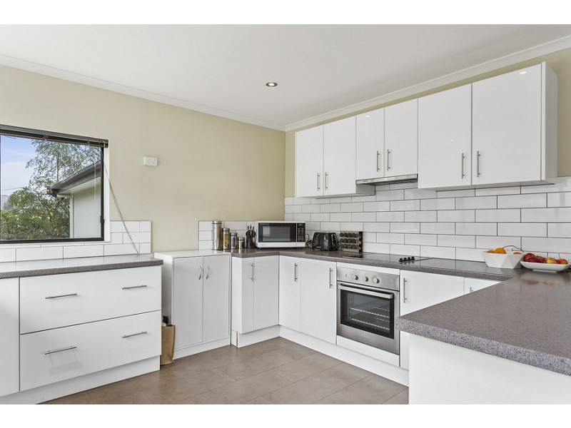 1 Myuna Road, Blackmans Bay TAS 7052