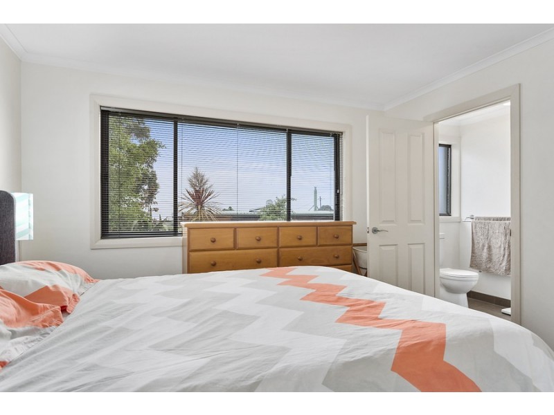 1 Myuna Road, Blackmans Bay TAS 7052