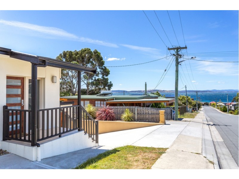 1 Myuna Road, Blackmans Bay TAS 7052