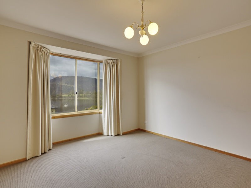 24 Macrobertsons Terrace, Claremont TAS 7011