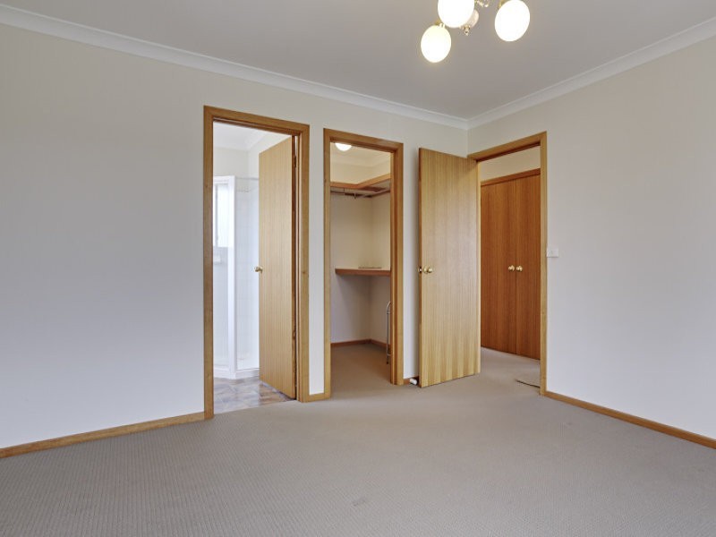 24 Macrobertsons Terrace, Claremont TAS 7011