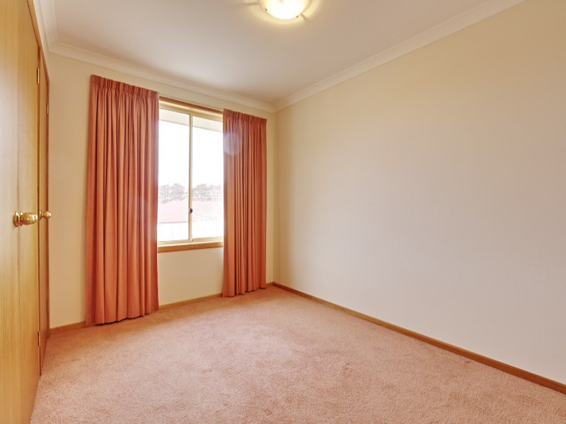 24 Macrobertsons Terrace, Claremont TAS 7011