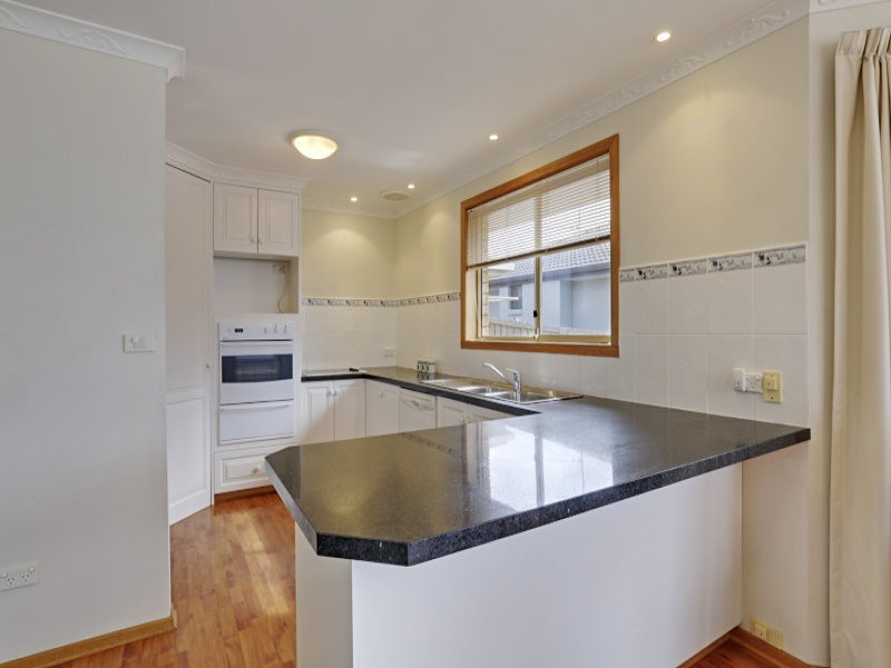24 Macrobertsons Terrace, Claremont TAS 7011