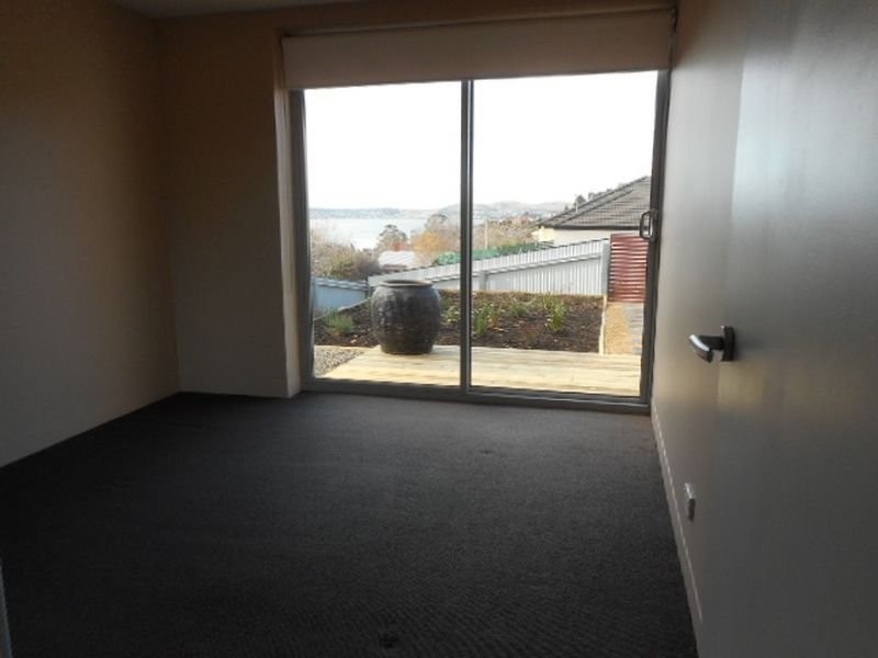 2/7 Shepherd Street, Sandy Bay TAS 7005