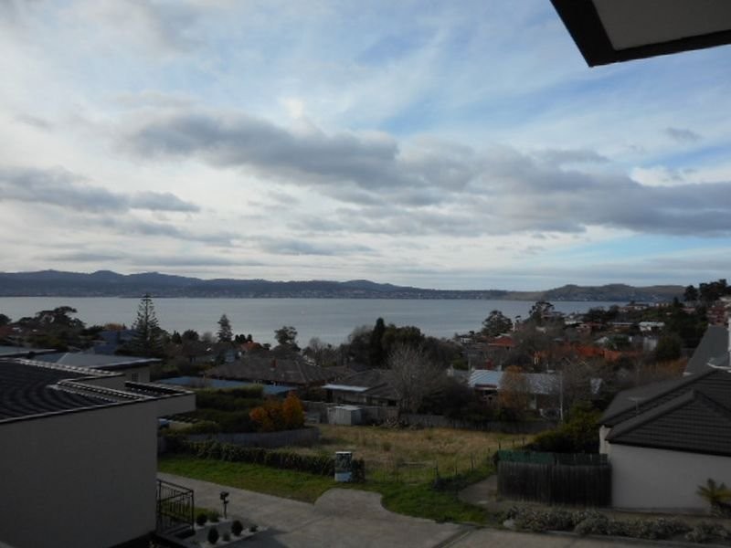 2/7 Shepherd Street, Sandy Bay TAS 7005