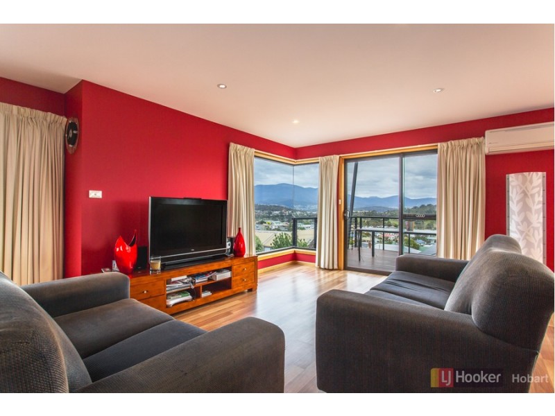 2/7 Paige Court, Mornington TAS 7018