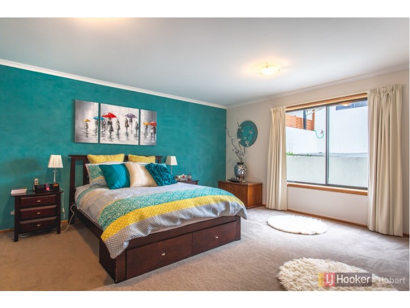 2/7 Paige Court, Mornington TAS 7018