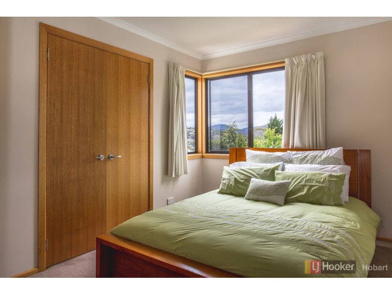 2/7 Paige Court, Mornington TAS 7018