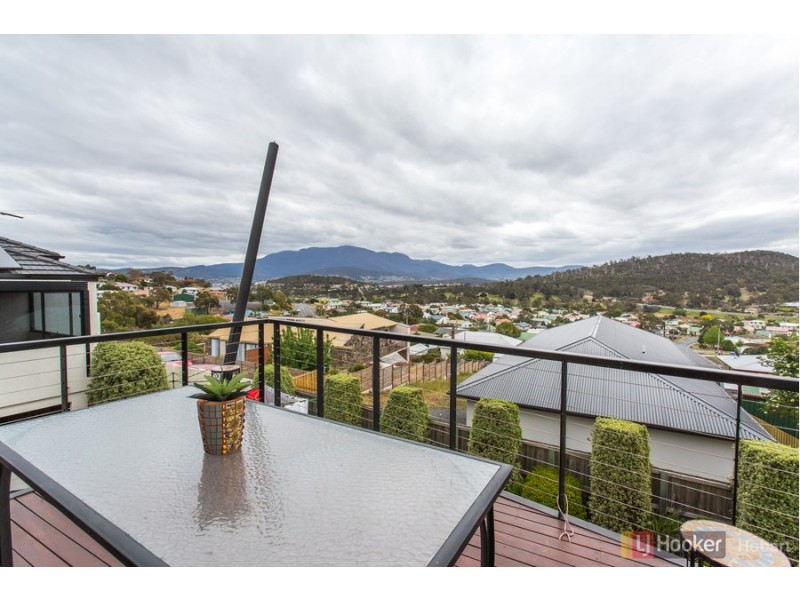 2/7 Paige Court, Mornington TAS 7018