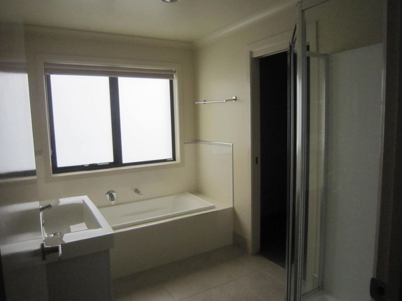 16 Dumbarton Street, Geilston Bay TAS 7015