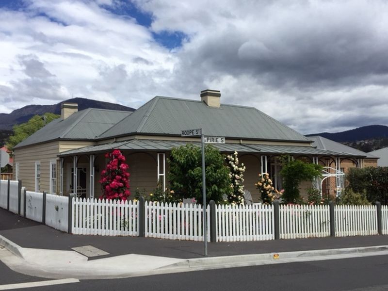 30 ROOPE STREET, New Town TAS 7008