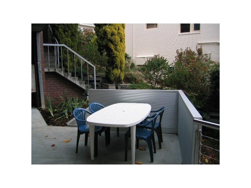 2/50 Beddome Street, Sandy Bay TAS 7005