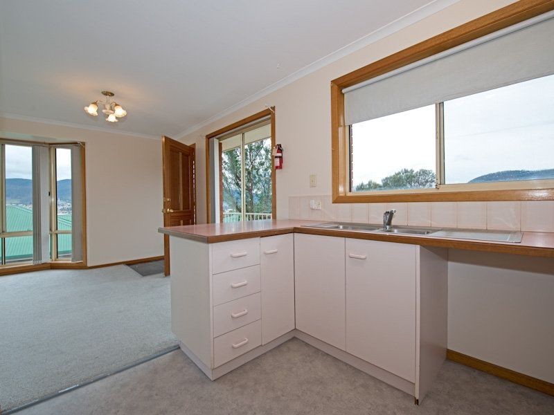 2/56 Lennox Avenue, Lutana TAS 7009