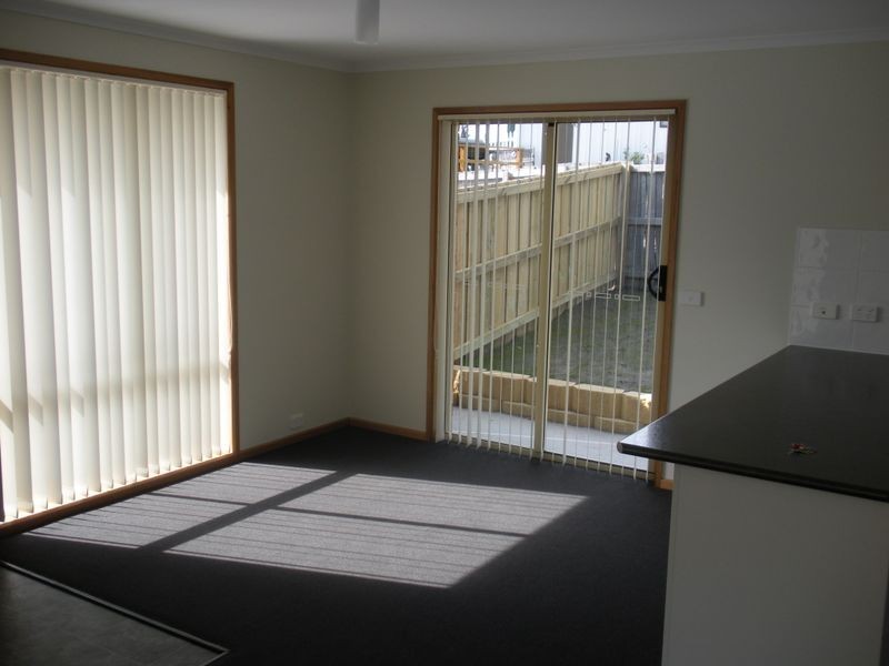 2/25 Spring Street, Claremont TAS 7011