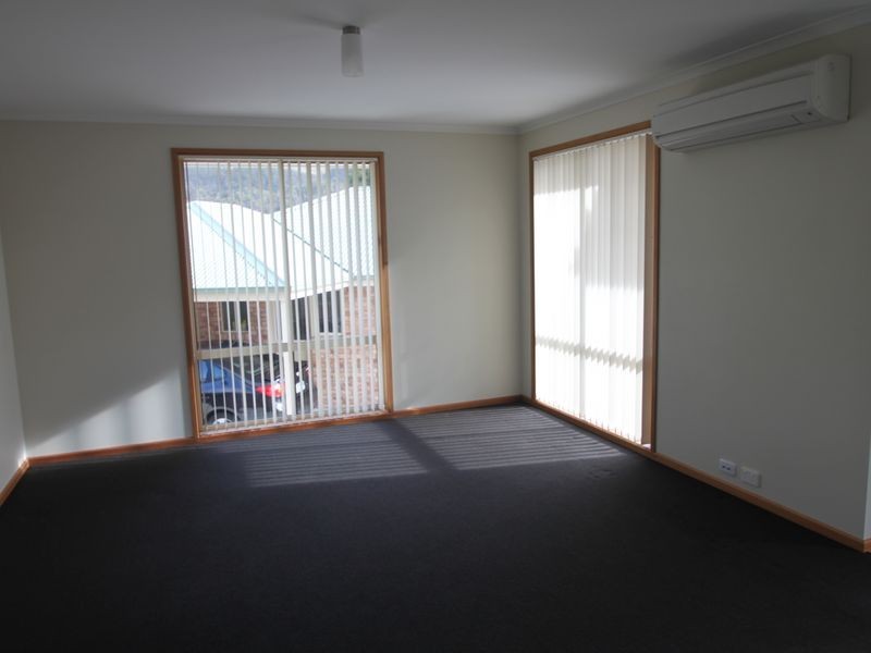 2/25 Spring Street, Claremont TAS 7011